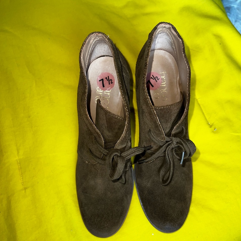 Cute booties 🤎💛 - Picture 4 of 16